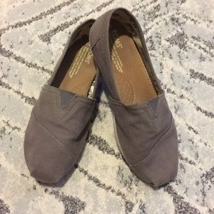 Toms Shoes
